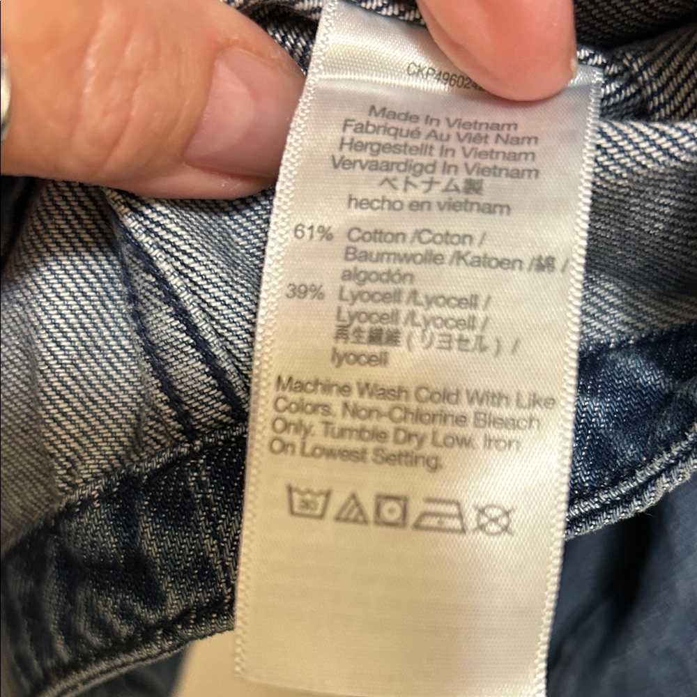 Madewell Crop Denim Shirt Jacket - Picture 3 of 7